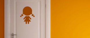 Samolepka na zeď a dveře s označením toalety dívky, polep na stěnu a nábytek